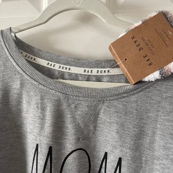 New Rae Dunn Gray Plus Size Mom Life Sweatshirt 3X and Cozy Socks - Picture 4 of 12
